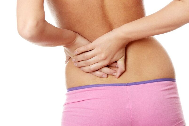pain in lower back and between shoulder blades